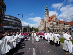 Centralna procesja Bożego Ciała w Olsztynie [ZDJĘCIA]