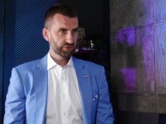 Rozmawiamy z Marcinem Możdżonkiem. Czy Polacy powinni mieć szerszy dostęp do broni? [WIDEO]