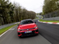 Volkswagen wypuszcza specjalnego Golfa GTI. Edition 50 to najmocniejsze GTI w historii