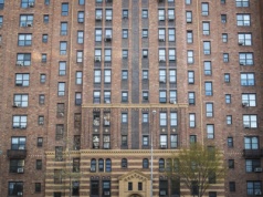 Burmistrz NYC spotkał się z najemcami i wynajmującymi. Opowiedział się przeciwko zamrożeniu czynszów