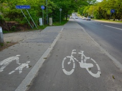 Rowerowy absurd w Lublinie. Ścieżka rowerowa „pełna schodów”