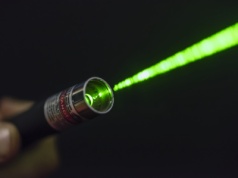 Chińczycy mają laser, który działa w każdym środowisku. Przenośna broń pisze historię