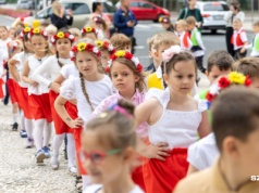 Tanecznym krokiem maluchy pożegnały przedszkole [ZDJĘCIA]
