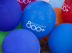 ZUS postawił sprawę jasno. Rodzice mają czas do końca czerwca, inaczej z 800 plus będzie problem