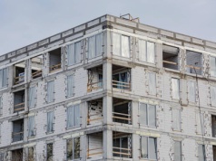Co dziesiąty młody chce wziąć kredyt na mieszkanie. Podali, ile zarabiają