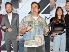 Zlot celebrytów na jednej z ostatnich premier w sezonie: Anita Werner i jej partner, uchachany Michał Koterski, Anna Czartoryska z mężem