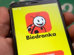 Lepiej zaktualizuj aplikację Biedronki. Nie ma co wkurzać ludzi w sklepie