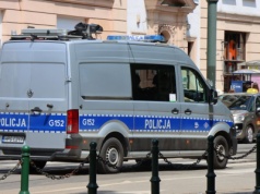 Jeden telefon może uratować życie. Mundurowi zostali postawieni na nogi