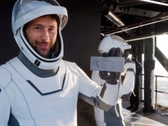 Dzisiaj Polak poleciał w kosmos, a wraz z nim dzieło z Fromborka [ Wiadomości ]