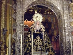 Figura Matki Boskiej jak po „operacji plastycznej”. Afera po renowacji zabytku