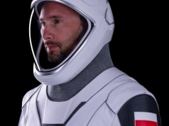 „Gdzie leci Sławosz?” – internet oszalał punkcie polskiego astronauty. I jego żony