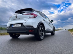 Test: Renault Captur E-Tech Hybrid – poranny croissant we francuskiej operze