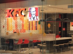 KFC traci klientów? Ceny rosną, porcje maleją, a jakość jedzenia budzi zastrzeżenia