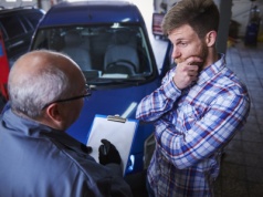 Carfax: co najmniej 5% używanych aut w Polsce ma cofany licznik przebiegu
