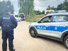 Zajrzał do auta i zamarł. Makabryczne odkrycie i policyjna obława