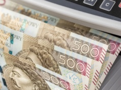 Rekordy na rynku kredytów. Polacy zwiększają zadłużenie mieszkaniowe i gotówkowe