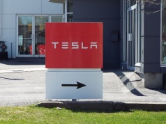 Tesla otwiera kolejny salon. Piąte centrum sprzedaży w Polsce
