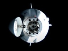 Kapsuła Dragon z Polakiem zadokowała do ISS. Oglądaj transmisję!