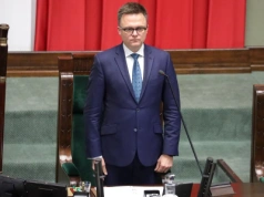 Partia Hołowni chce zniesienia opłaty w wysokości 8,99 zł. Projekt trafił do Sejmu