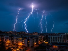 Superkomórka burzowa przechodzi nad Polską. To niebezpieczna noc