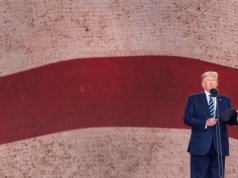 Bazylewicz: „Opór jest daremny, bo Trumpa wywyższył Bóg”. W Ameryce powstaje państwo wyznaniowe