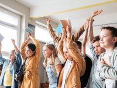 Rozpoczynają się wakacje! 4,8 mln uczniów kończy dziś rok szkolny