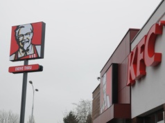 Afera w Danii. KFC zamyka restauracje. Media: "To działo się z kurczakami"