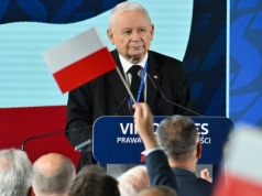 Prezes PiS na kongresie w Przysusze: Musimy obronić Polskę