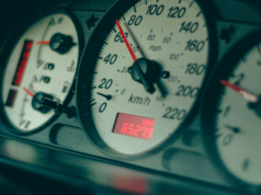 Zakup samochodu używanego to wciąż ryzyko. Jeden na 20 pojazdów jest pułapką!