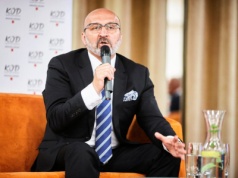 Sąd zwolnił Marcinkiewicza z alimentów dla byłej żony. "Łzy stanęły mi w oczach"