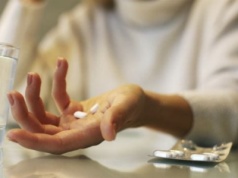 Plastikowe odpady przekształcone w paracetamol przez bakterie