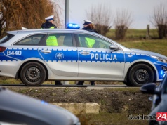 Wakacyjna mapa śmiertelnych wypadków poruszy wyobraźnię kierowców? Policjanci apelują o bezpieczną jazdę