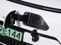 Jak jeździć samochodem elektrycznym? Zasady ecodrivingu na prąd