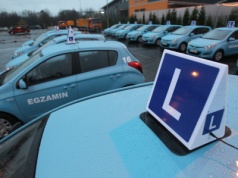 Zdać egzamin to jedno, zapłacić drugie. Ile kosztuje 