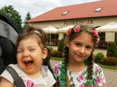 Weekend pełen dobra w Kamionce Wielkiej. Flower Power dla Lenki i Emilki!