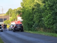 Tragedia w Jarnatowie. Podlewały kwiaty, kiedy wjechał w nie pijany kierowca. Matka nie żyje