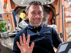 Cztery połączenia na żywo z polskim astronautą