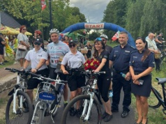 Policjant na miejskim rowerze bije rekord Polski!