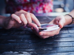 UKE: Rynek telekomunikacyjny wyhamował. Rachunki w górę