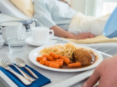 1 października zwrot ws. żywienia w szpitalach. Oto lista obowiązkowych diet