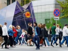 Nocny pożar w warszawskim metrze. Są duże utrudnienia