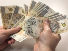 2 tysiące złotych bez pracy. ZUS podwyższa kontrowersyjną rentę