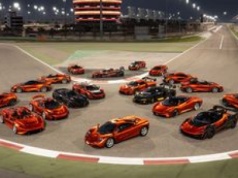 Największa kolekcja McLarenów na sprzedaż. (Prawie) wszystkie w tym samym kolorze