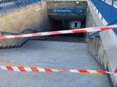 Strażacy ugasili pożar w metrze! Linia M1 wciąż nie kursuje