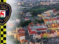 Zatrzymała się, by pomóc chorej mamie. Taksówkarz wezwał straż miejską