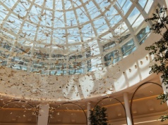 Polska instalacja artystyczna w Dubaju. „Chmura ptaków” pod kopułą Dubai Mall