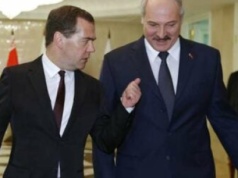 Szokujący plan Kremla: Zsyłają Miedwiediewa na odwyk. Łukaszenka się nim zajmie