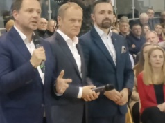 Platforma Obywatelska tonie. Minus siedem procent w najnowszym sondażu!