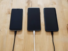 Szukasz powerbanku? Ten ma wbudowany kabel i jest tani