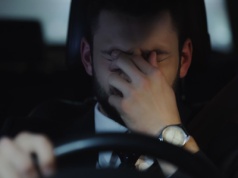 Jazda elektrykami wywołuje mdłości? Coś jest na rzeczy!